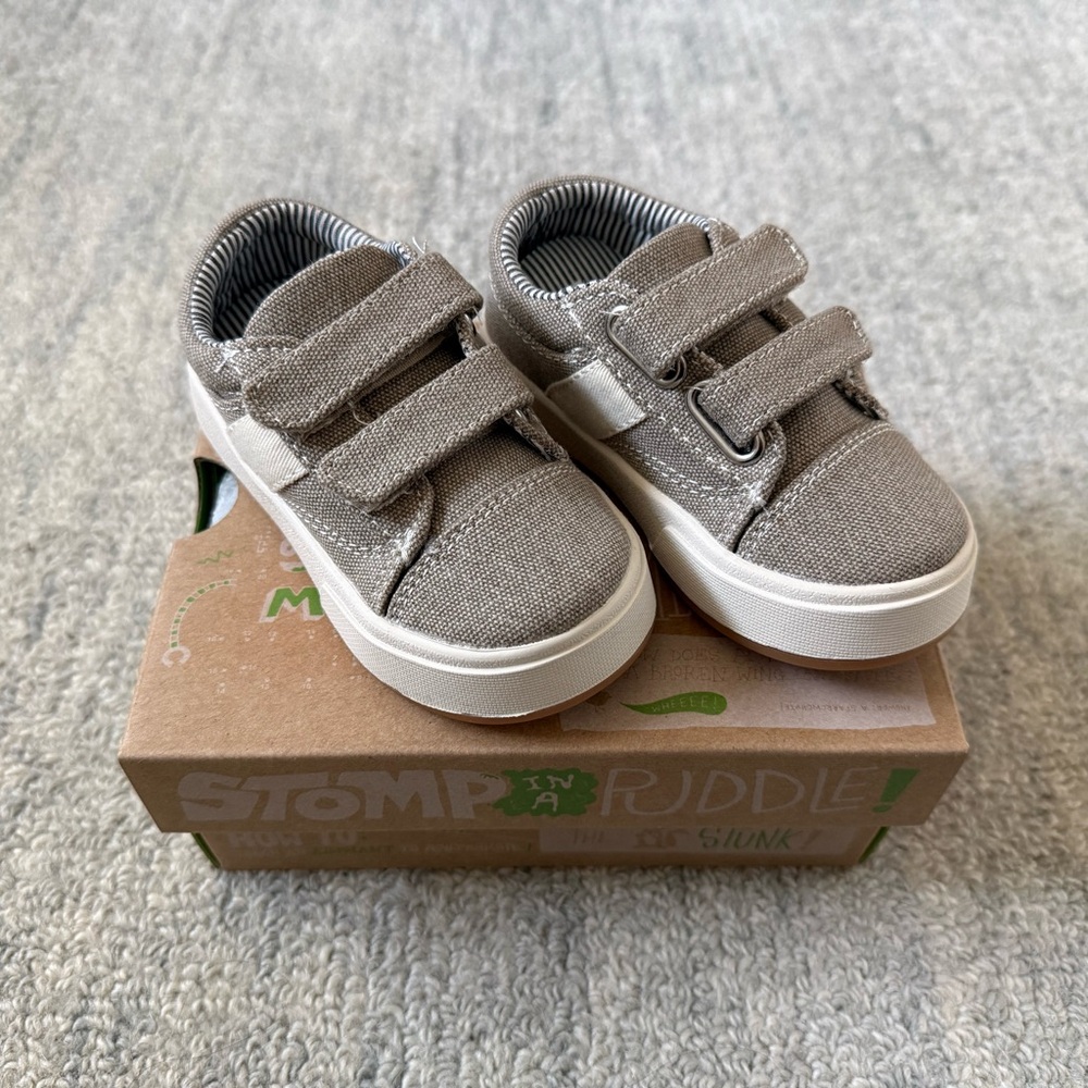 Morgan & Milo Gray Kids Sneakers